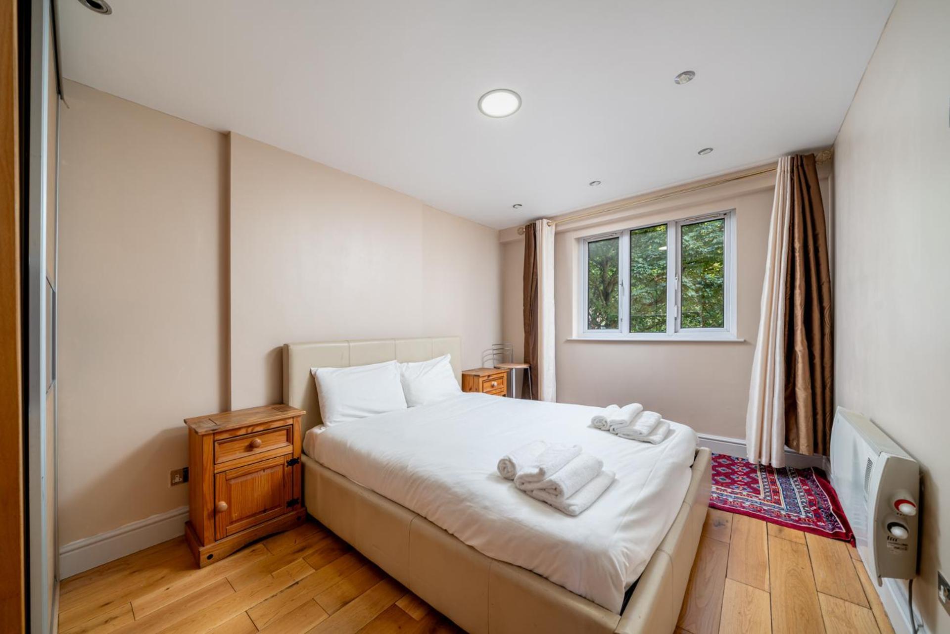Beautiful 3 Bedroom Maisonette * Londra